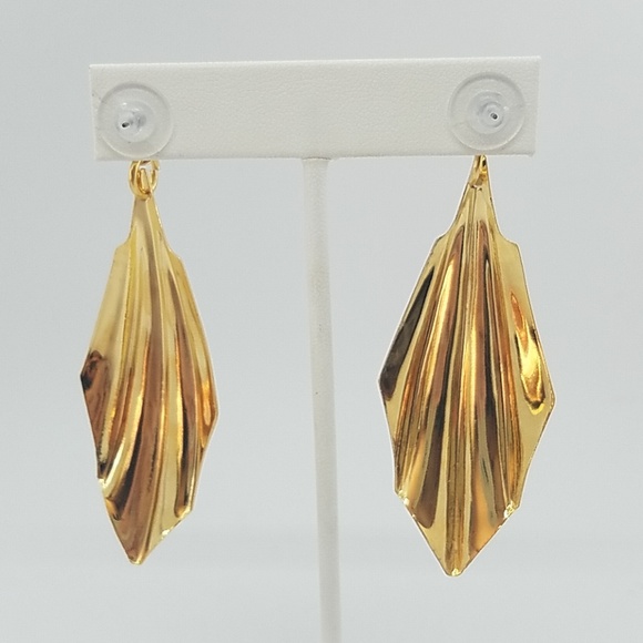 GOLD CLAW dome EARRINGS NEW - Picture 4 of 4